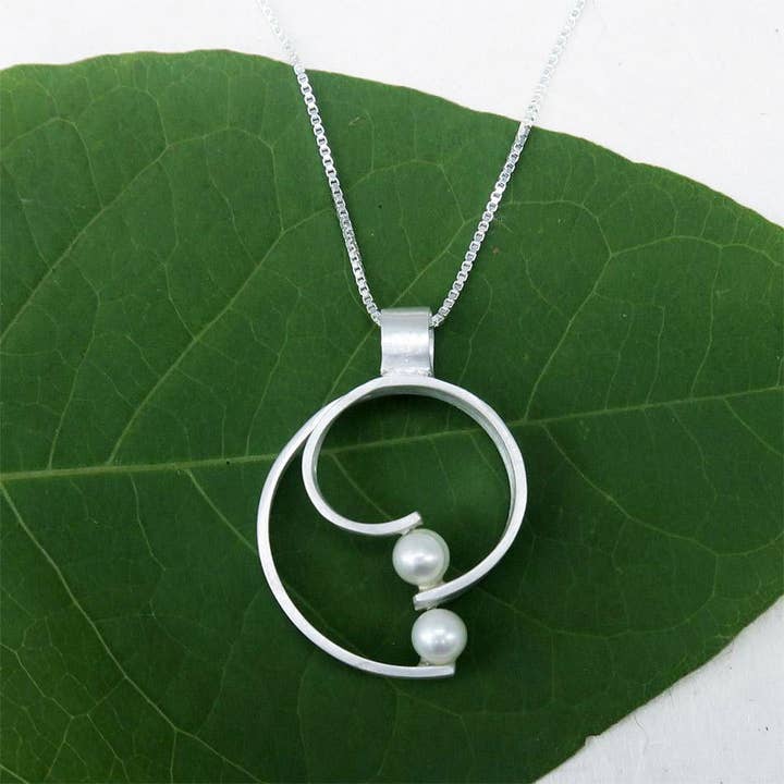 Collier Kereng - Argent Sterling Indonesia pour la vente par Women's Peace Collection