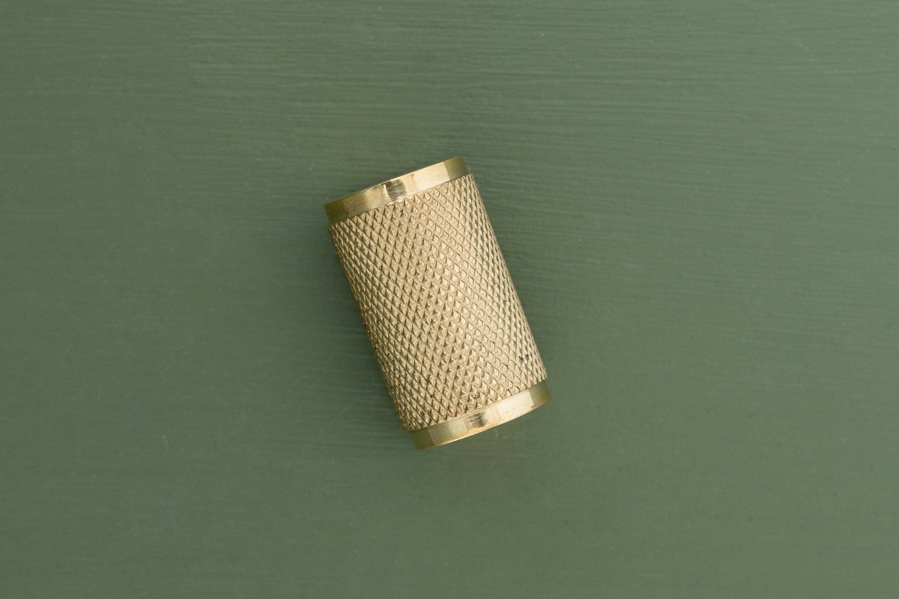 Brass bee - Venta al por mayor Pomos/tiradores - Tiradores y pomos estriados de latón macizo APIDAE, latón pulido0