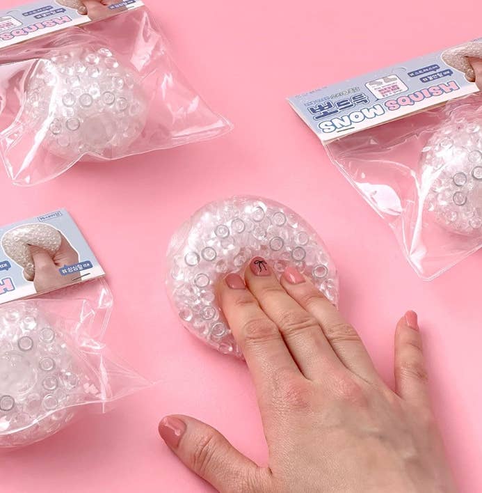 K-Wonderland - Wholesale Stress Relief Ball/Dough - SNOW SQUISH – Clear Jelly Bead Stress Ball6