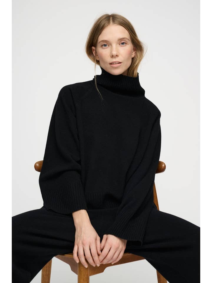 black aster knit merino for wholesale on Faire