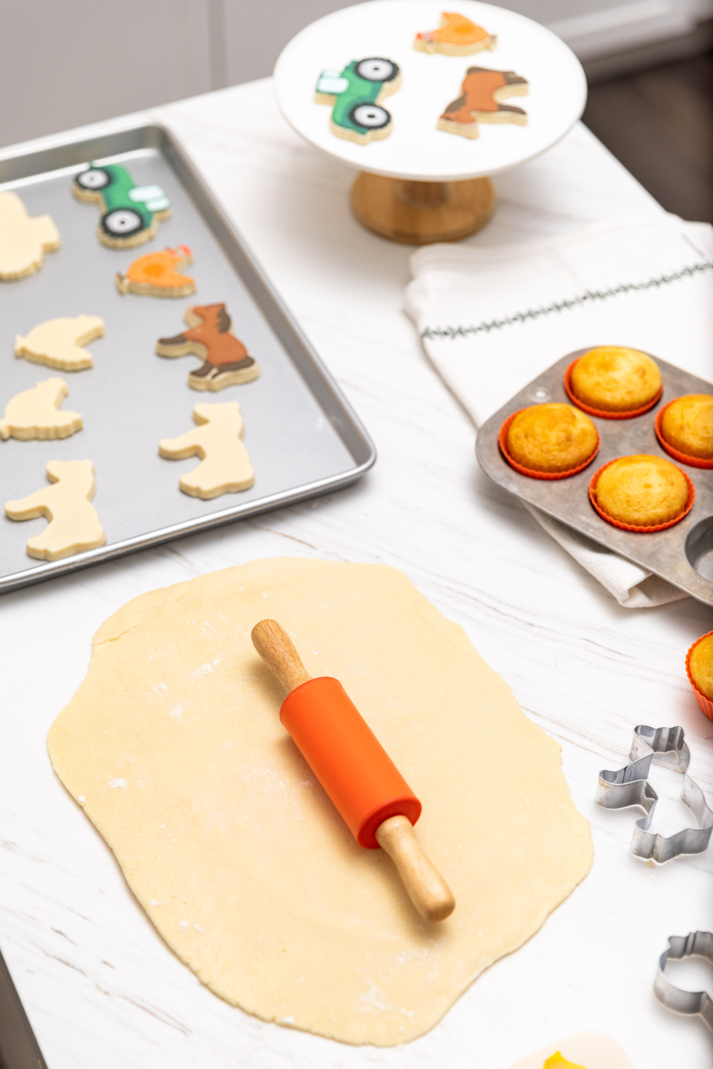 Handstand Kitchen - Wholesale Cookware Set - Farm Friends Baking Set – Silicone Cups, Tools & Cutter6