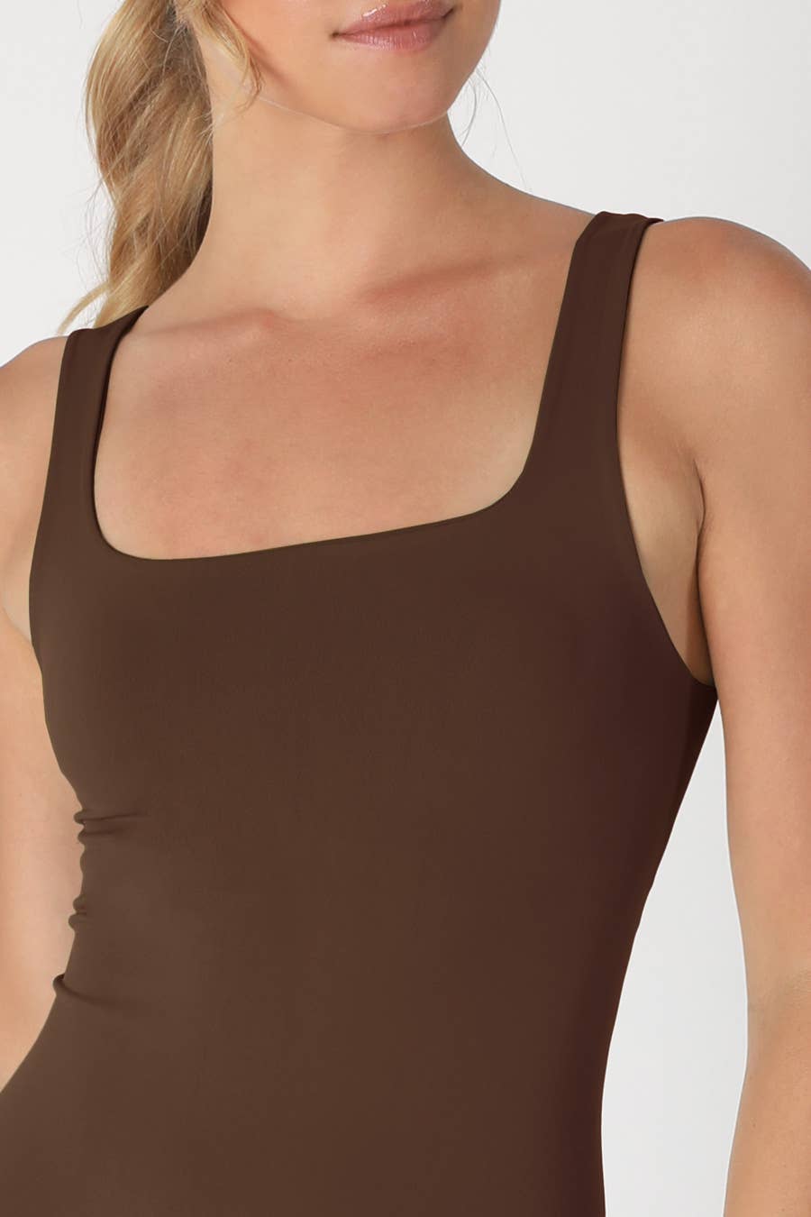 NIKIBIKI - Vendita all'ingrosso Body - Donna - Body con scollo quadrato NS826217