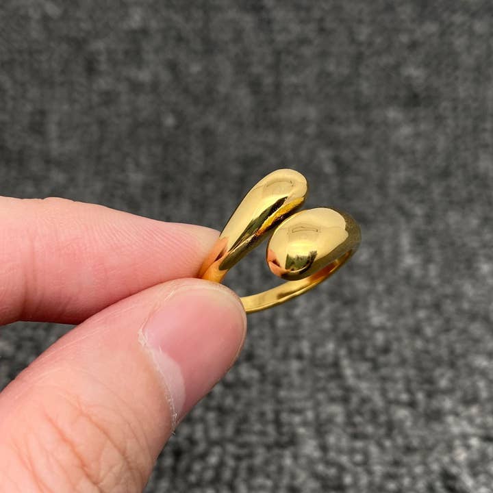 Mio Queena - Vente Bague de cocktail/de cérémonie - Bague géométrique brillante en acier inoxydable plaqué or 18K - FGS