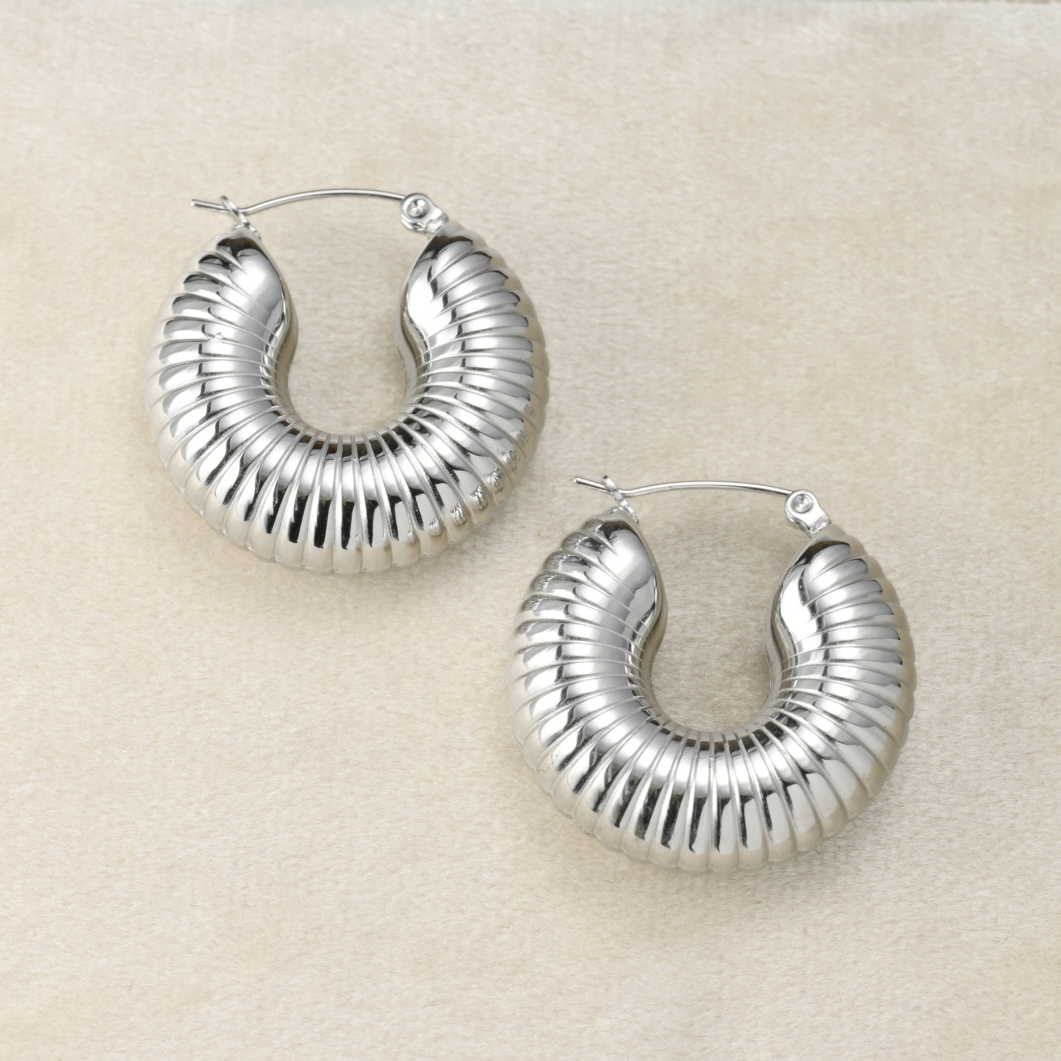Blueyejewelry - Wholesale Hoop Earrings - Chunky Tube Hoops - Waterproof Chunky Medium Hoop Earrings11
