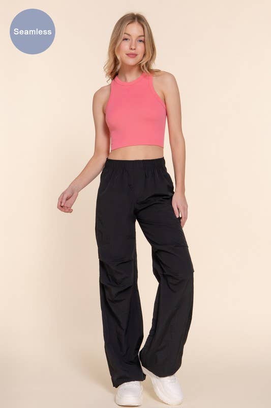 Active Basic | Active USA – Großhandel Strickoberteil – Damen – Ärmelloses, nahtloses Ripptop mit Rundhalsausschnitt11