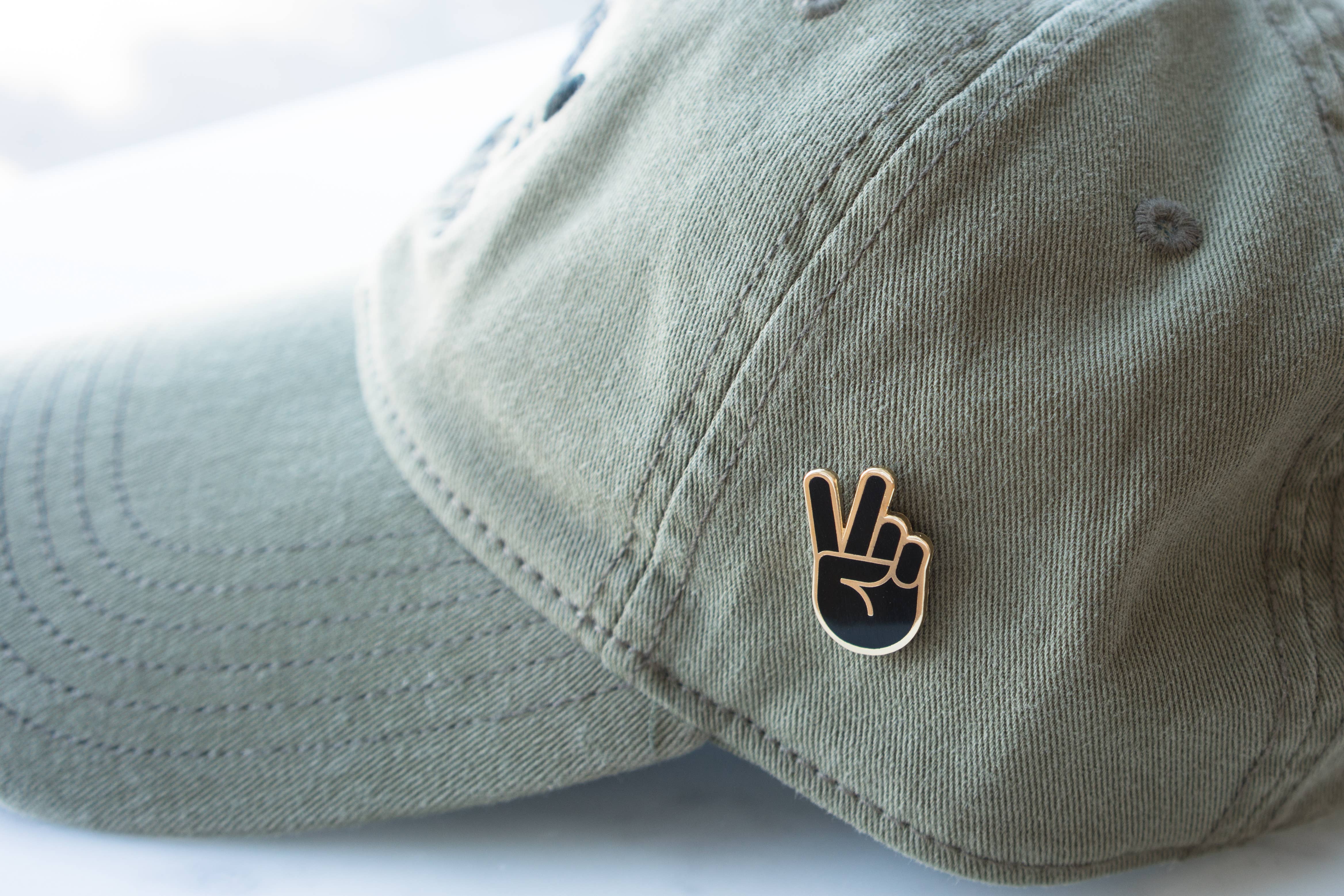 Everyday Olive - Wholesale Lapel Pin/Button - Peace Pin2