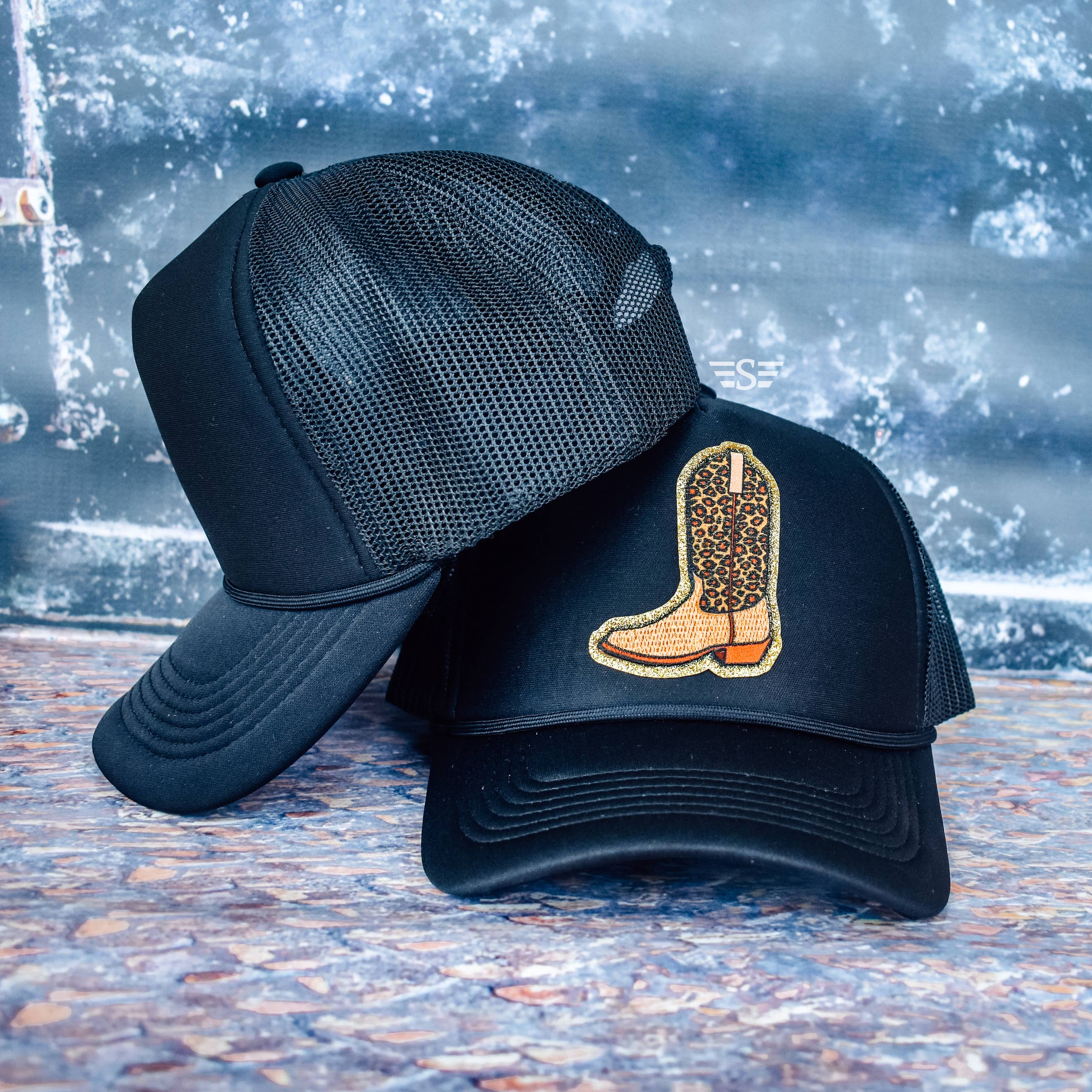 Flying S Company - Vente Casquette de baseball – femme - Casquette Trucker en Mousse et Maille Leopard Boot Magna Pony™1