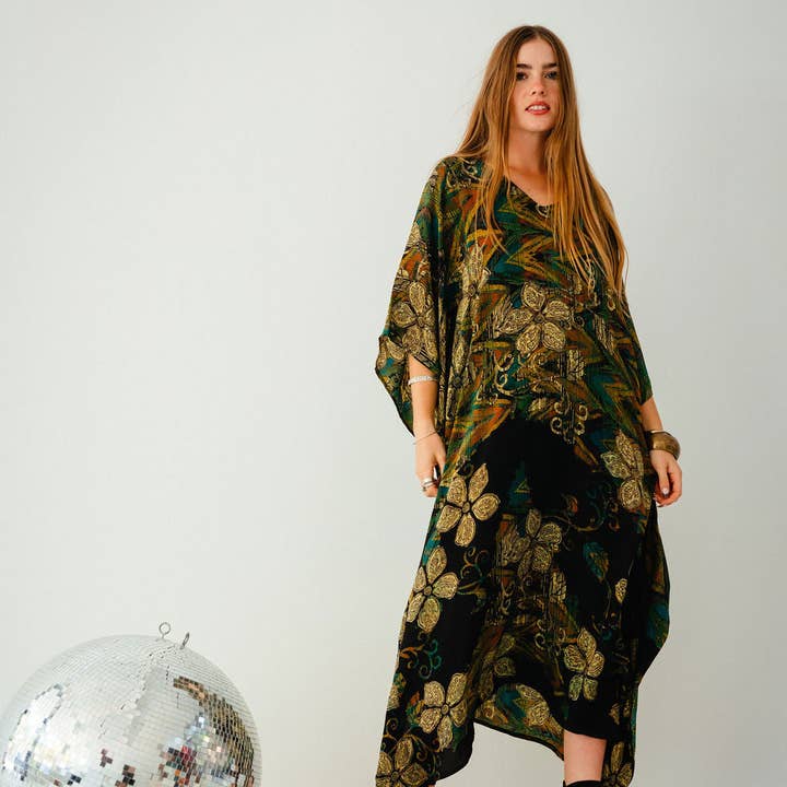 Langer Kaftan - Hexenhaft und andere Ergebnisse für handmade plattformen im Großhandel. Kostenlose Rücksendungen und 60-Tage-Zahlungsziel auf Faire im Trend auf Faire.