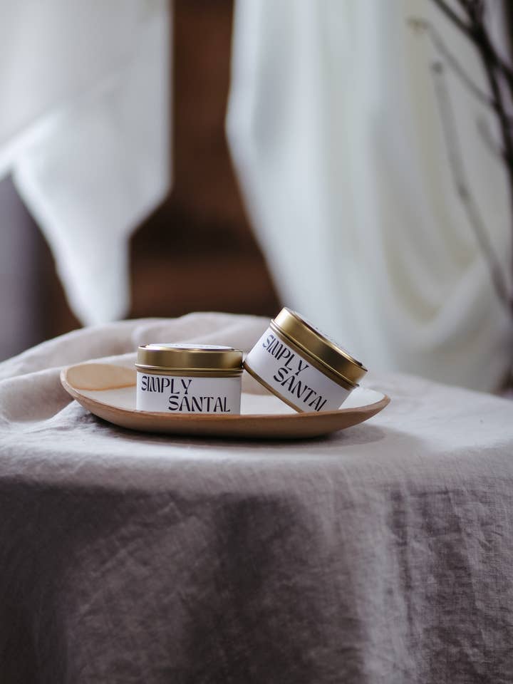 Simply Santal/Cedar Patchouli handgjuten ljus för wholesale av The Sivan Collection