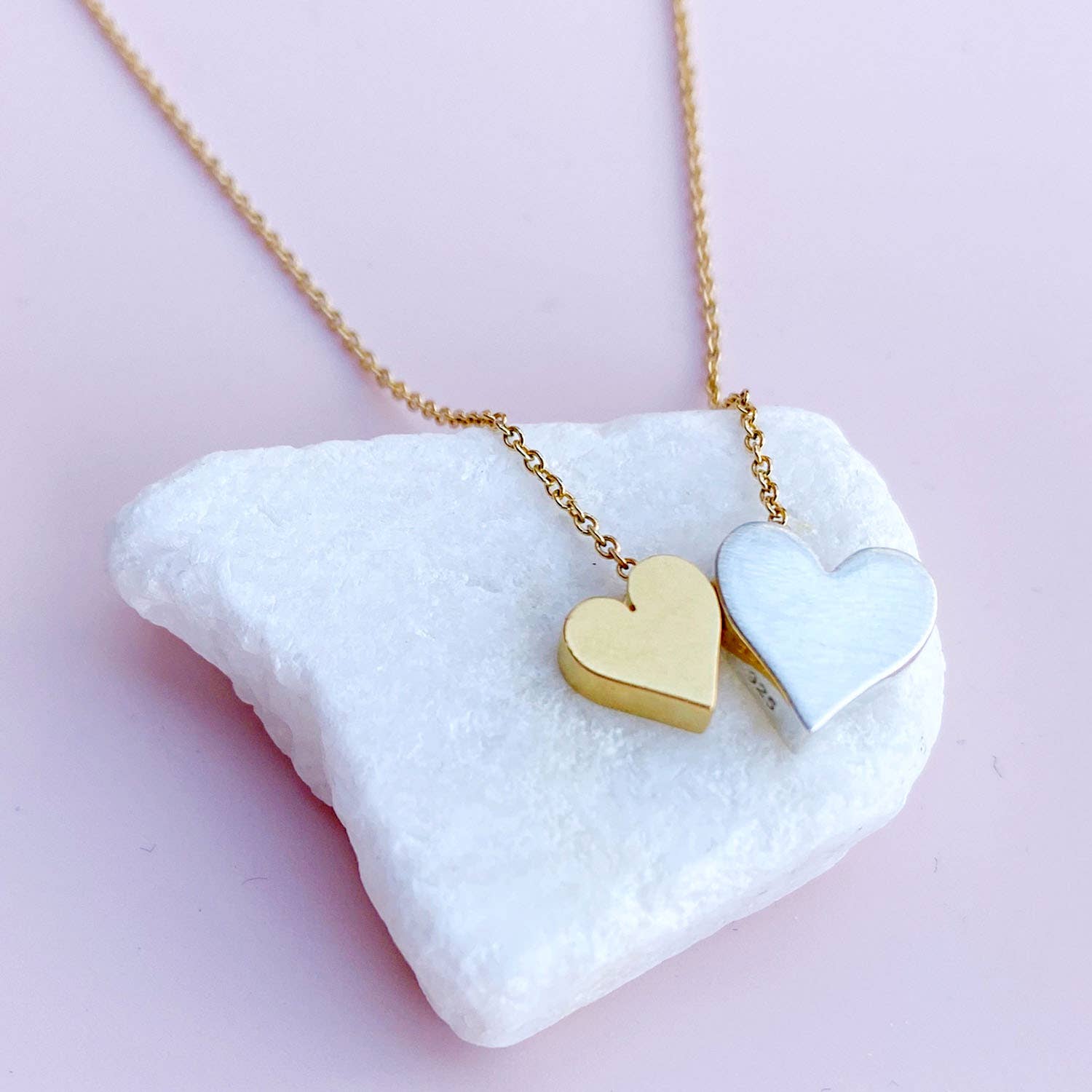 Freshie & Zero - Venta al por mayor Collares con colgantes/abalorios - Collar Dos Corazones Felices - Aniversario - plata y oro4