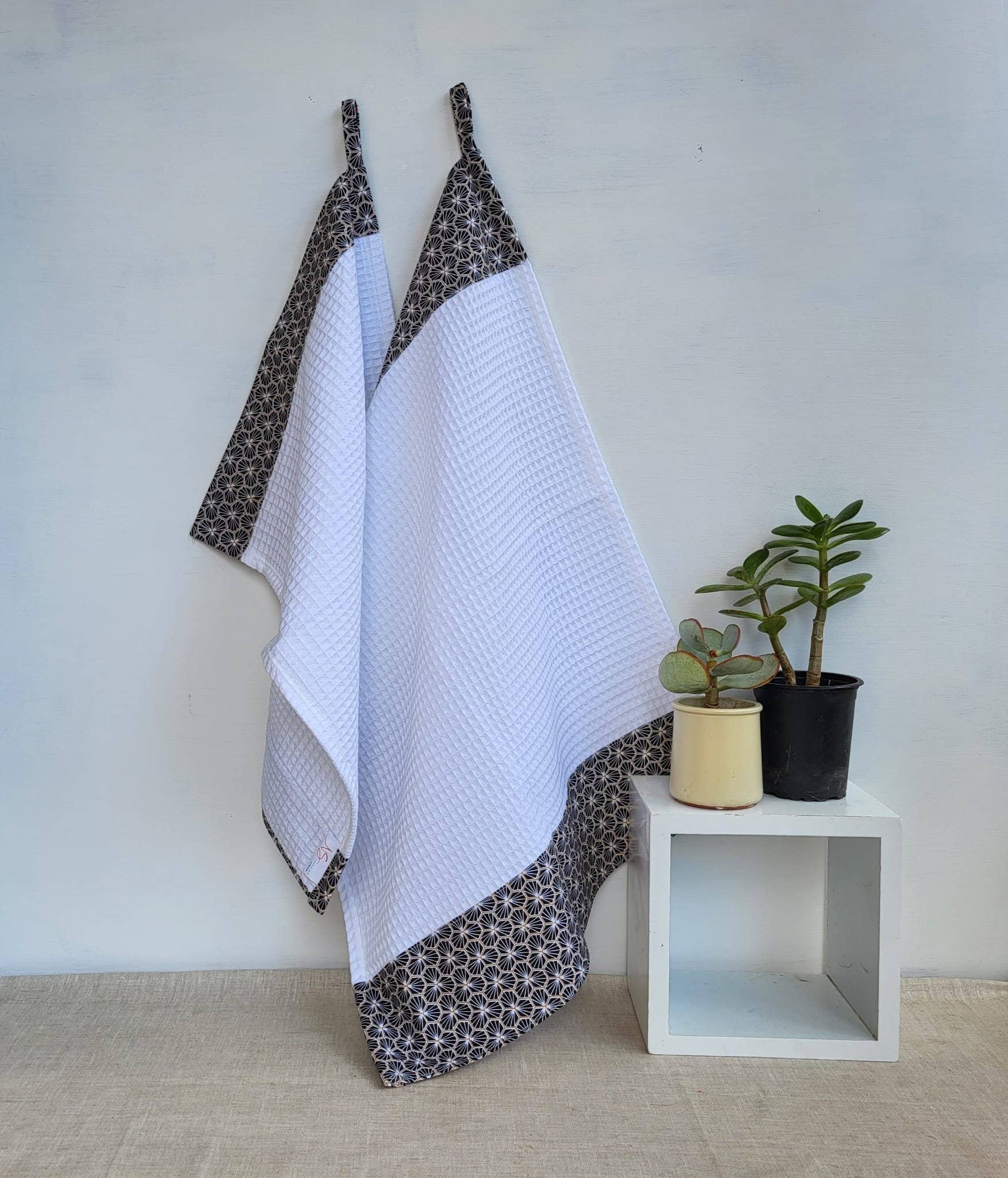 NS par Nathalie SEVE - Wholesale Tea Towel - Honeycomb Kitchen Towels, “Riad” Print0