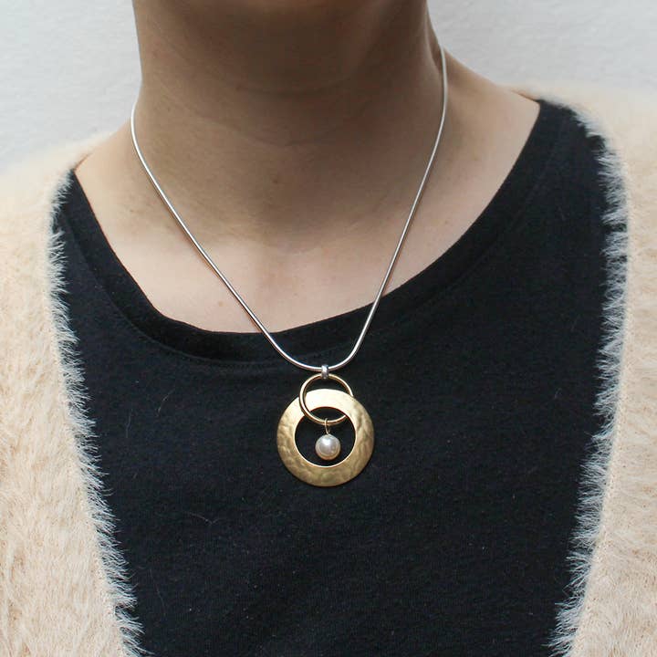 Marjorie Baer - Wholesale Pendant/Charm Necklace - Interlocking Rings with Hanging Pearl Necklace1