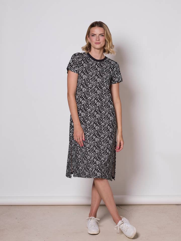 Frances midi short sleeve dress in bamboo jersey for wholesale by tangente