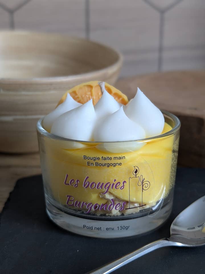 Bougie gourmande parfum citron meringué pour la vente par Les bougies Burgondes