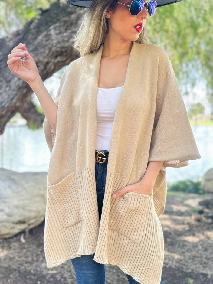 Beige strikcardigan med lommedetaljer for engroshandel hos AMOLI