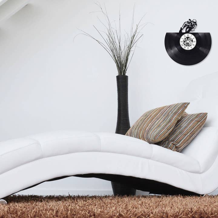 L'atelier d'Ombeline - Wholesale Wall Clock - Motorcycle themed 33 rpm vinyl record clock2