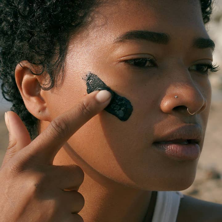 METTA GOOD – Großhandel Gesichtsmaske – Charcoal - Kelp - Blumen-Gesichtsmaske