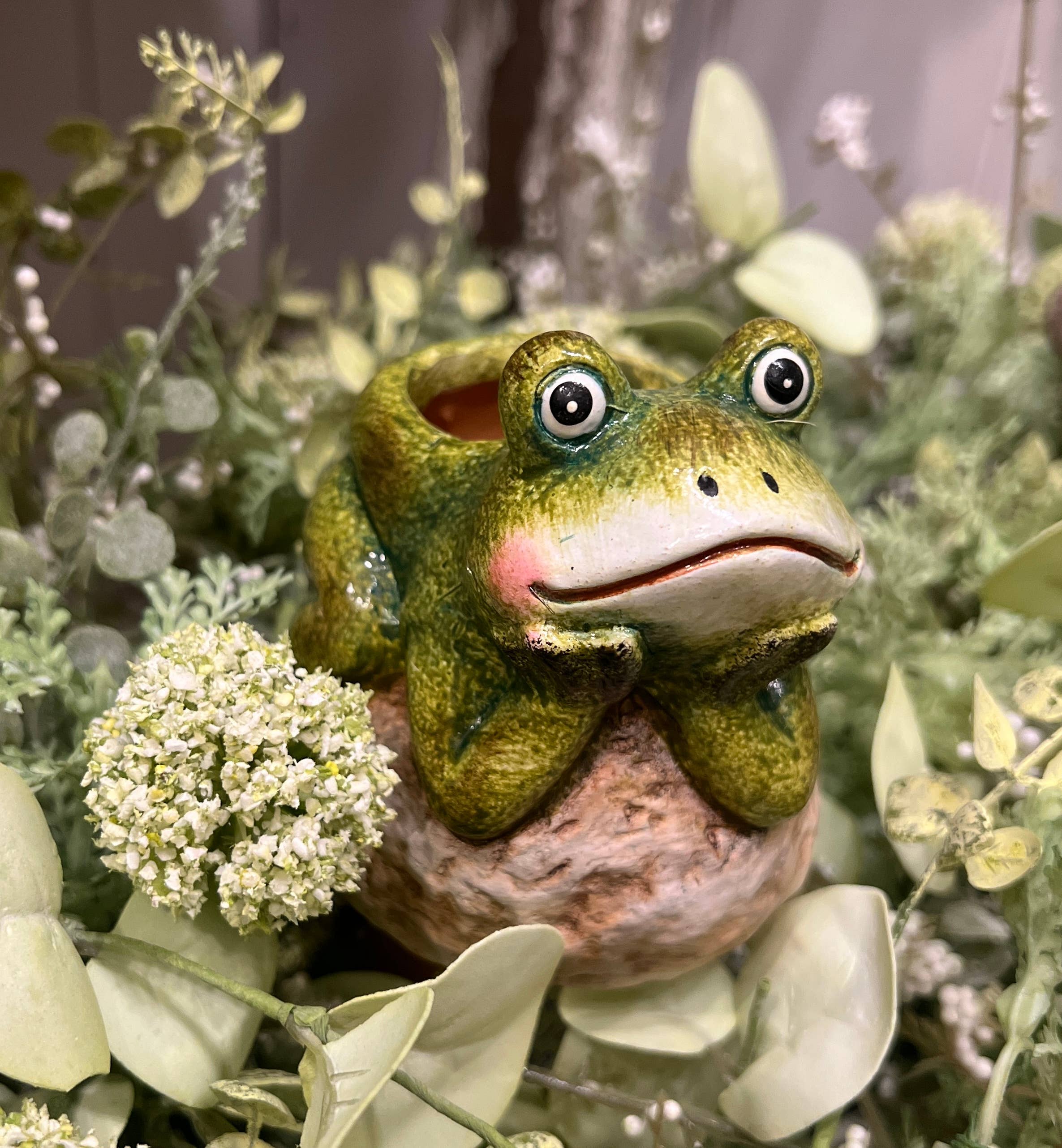 Wholesale Home Decor - Vente Figurine décorative - Tuteur de Plante Grenouille 3,3x3,2x8,5po