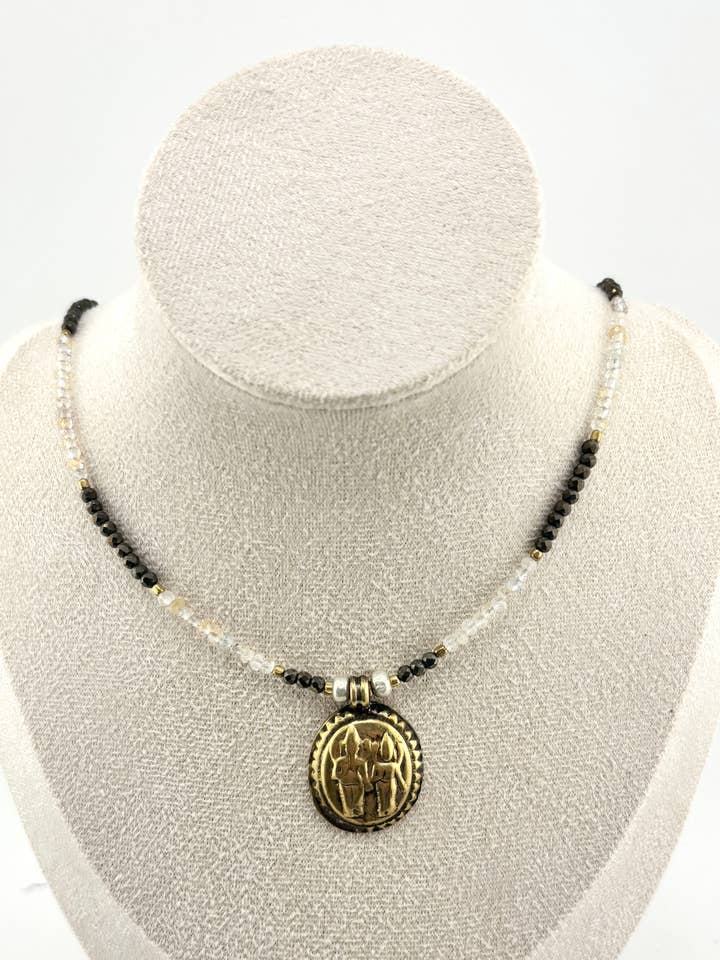 MOOIE ZIEL - "HET LIEFDESKOPPEL" - KORTE KETTING voor wholesale door Beautiful Soul Jewelry