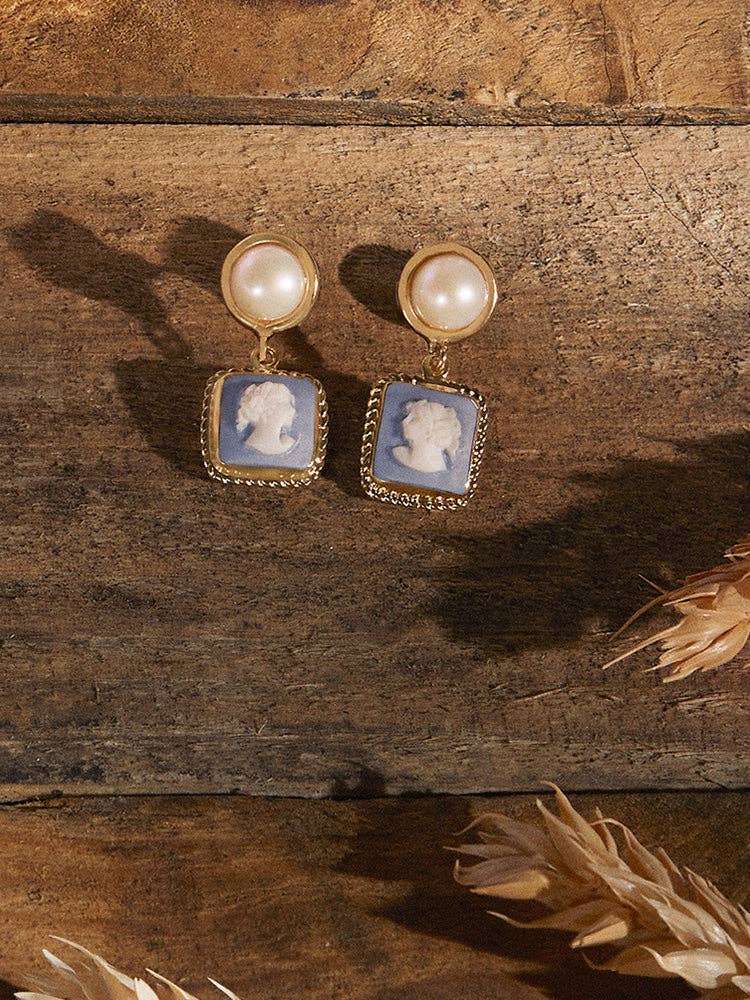 Vintouch Jewels – Großhandel Ohrhänger – Die geliebten himmelblauen Kamee-Ohrringe mit Perlen2