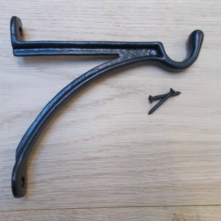 Staffa a gancio sporgente nera antica per la vendita all'ingrosso da parte di IronmongeryWorld