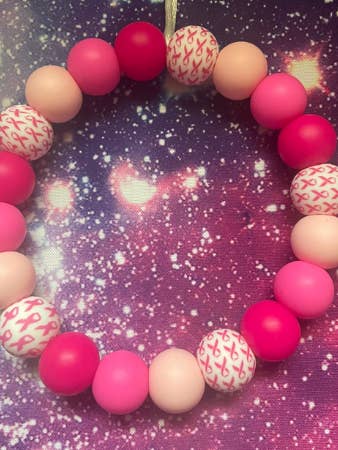 Bracelet rose avec rubans contre le cancer du sein pour la vente par EliteWickedCreations