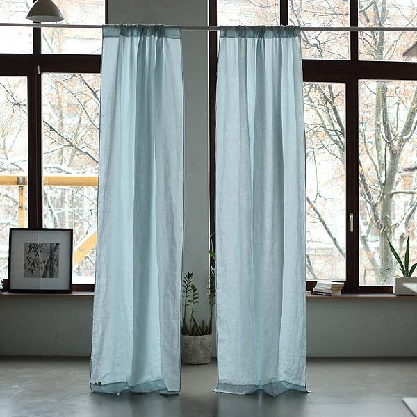 Panneau de rideau de poche en lin bleu glacé pour la vente par LinenMe