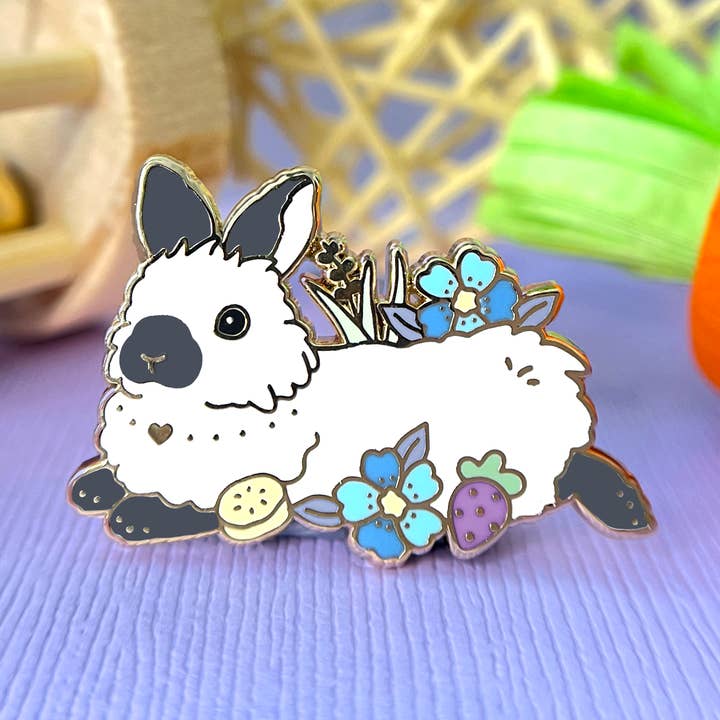 The Crowned Rabbit - Wholesale Lapel Pin/Button - Grey Spot Lionhead Bunny Enamel Pin0