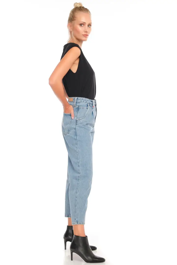 F.a.m. - Wholesale Jeans - Dames - LUCY korte ballonjeans voor dames1