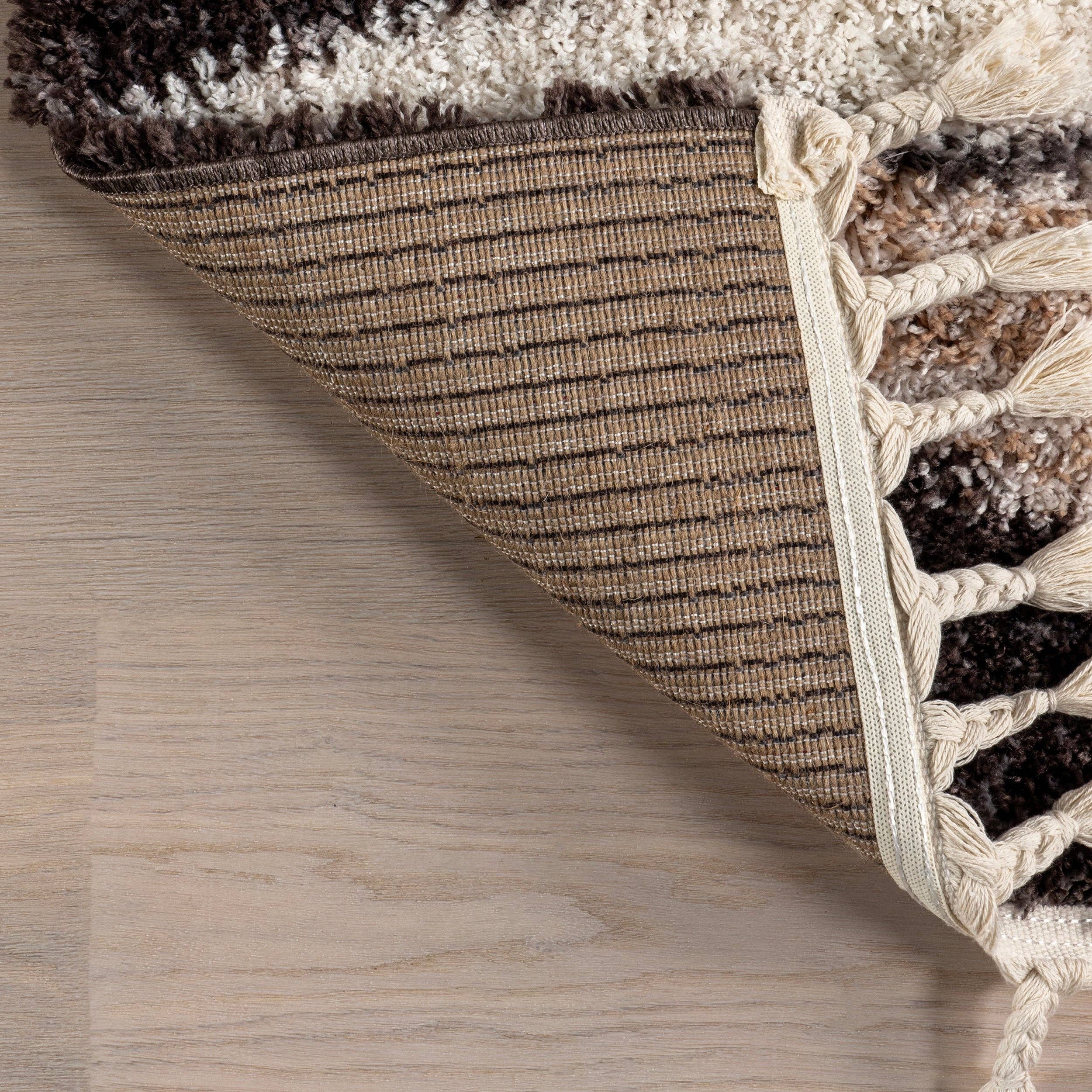 Rust Kali Shaggy Diamond Tassel Area Rug for wholesale on Faire45