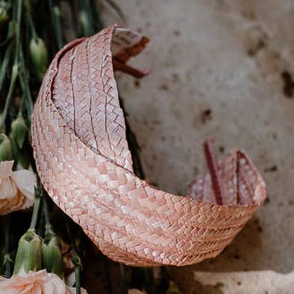 Annabelle Hardie - Vendita all'ingrosso Fascinator - Donna - Fascia a corona de Vermut in paglia rosa nude con nastro intrecciato0