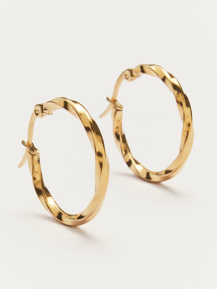 Henriette Hoop Øreringe - gyldne snoede bøjler for engroshandel hos Palas