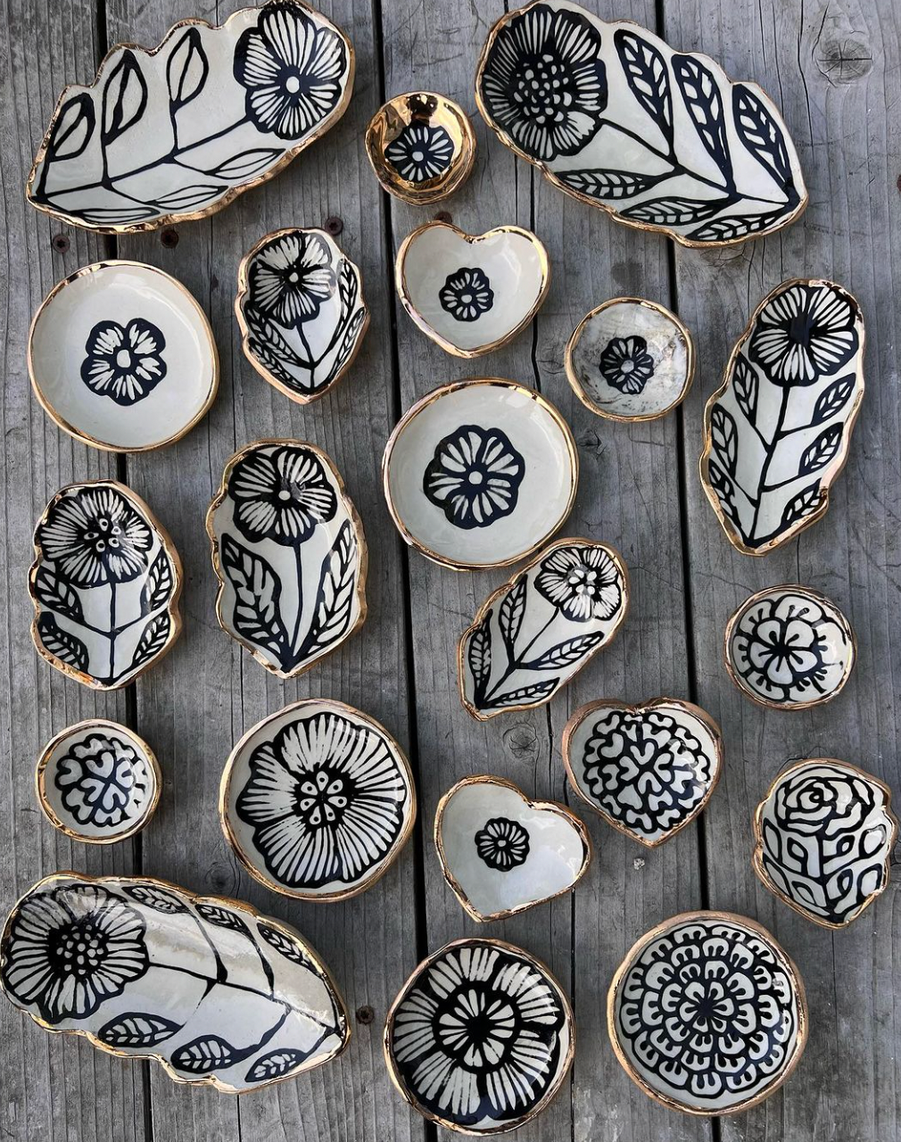 Hsieh Clay SF – Engroshandel Smykkeskål – 4" Håndlavet Blomsterformet Keramisk Smykkeskål med 22K Guld1