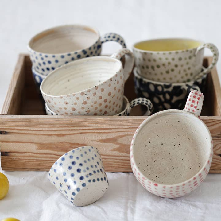 Polli Pots - Wholesale Coffee Mug - Coffee mug with NAVY polka dots yellow glaze4