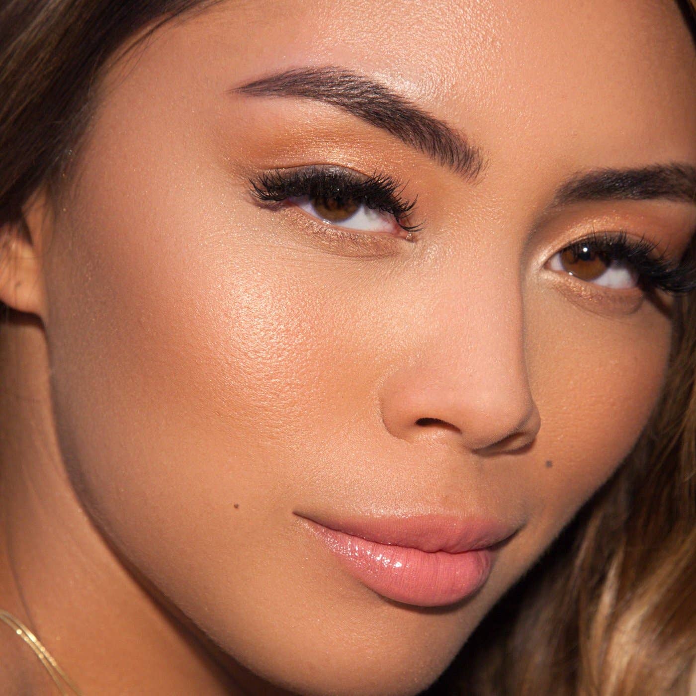 Beauty Goddess – wholesale Lip-gloss – theBalm cosmetics PLUMP YOUR PUCKER® Lip Gloss Dramatize - opaque pink nude2