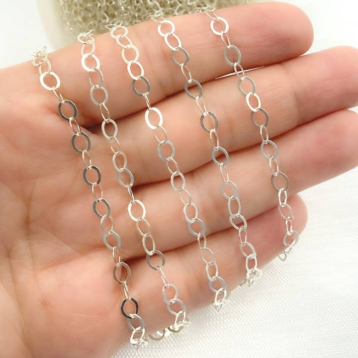 678FSS. Catena a maglie ovali piatte in argento sterling 925 per la vendita all'ingrosso da parte di Jewels & Chains