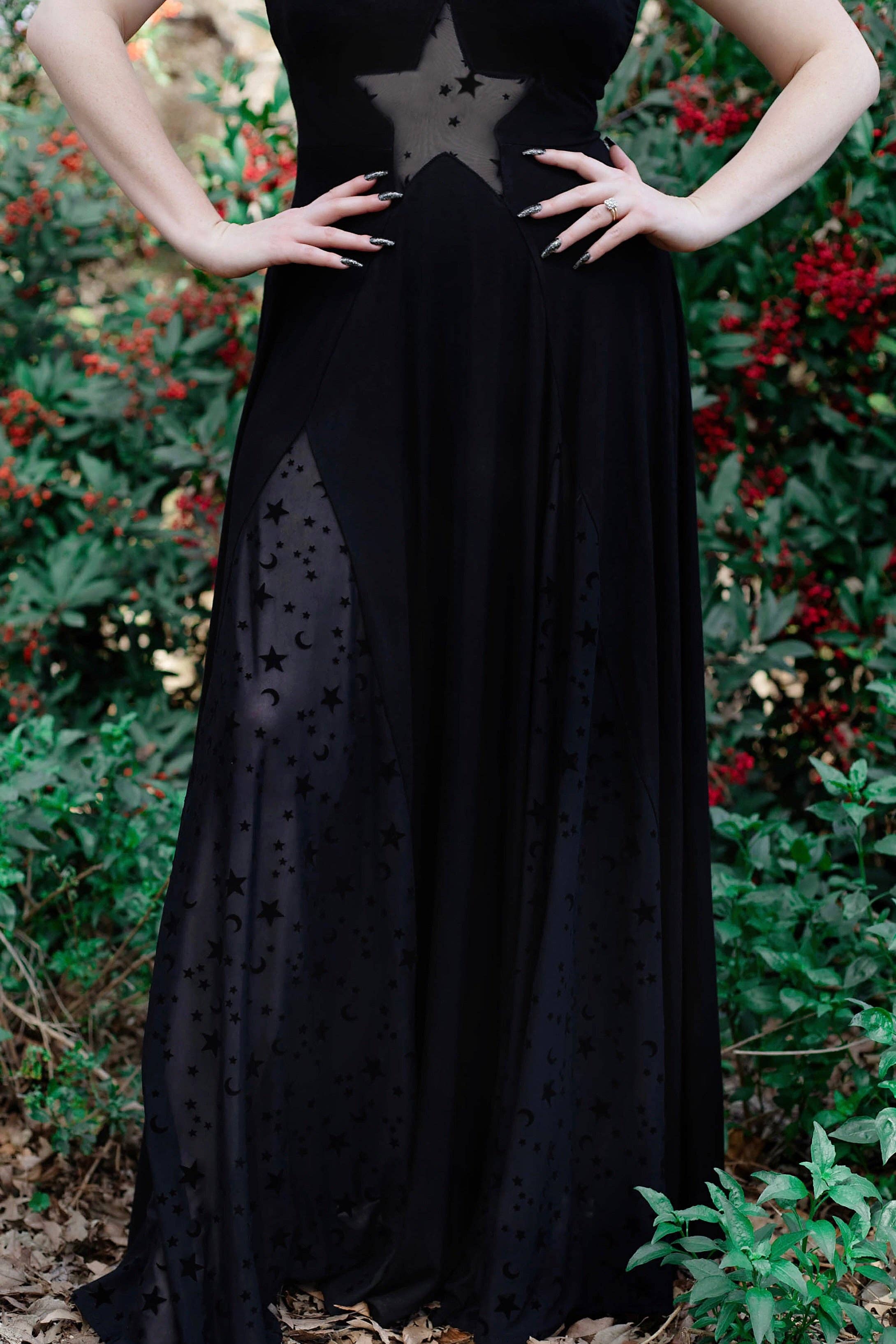 Weasel Wear - Vendita all'ingrosso Abito da sera - Donna - Maxi Abito a Rete Notte Stellata - Abito in Jersey Elasticizzato Nero con Pannelli in Rete Celestiale (Edizione Witchlight)3