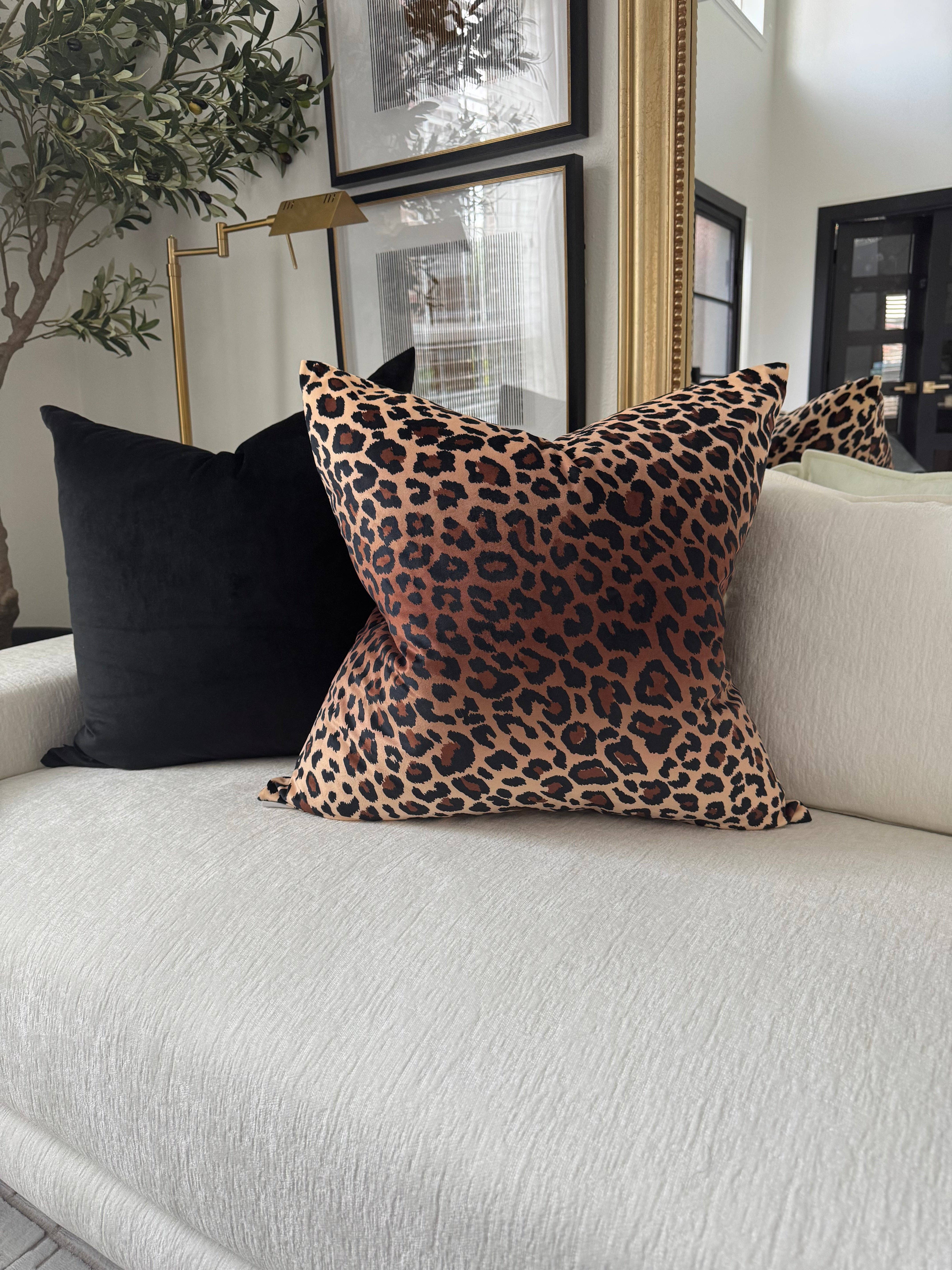 Visually Rich Home – wholesale Throw/decorative pillow – Leopard Velvet Pillow5