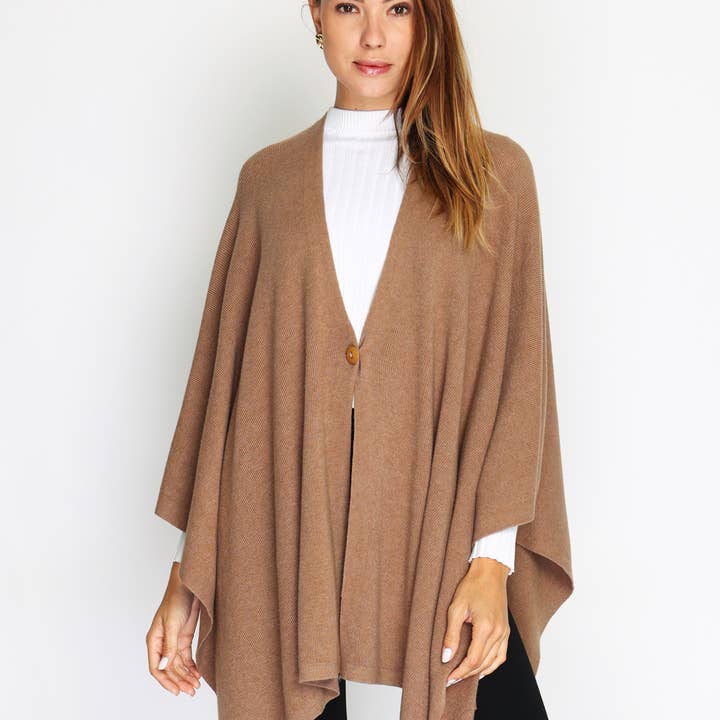 Ponchos with one button LEL-G8757
and other Purchase Wholesale ponchos para mujer. Free Returns & Net 60 Terms on Faire trending on Faire.