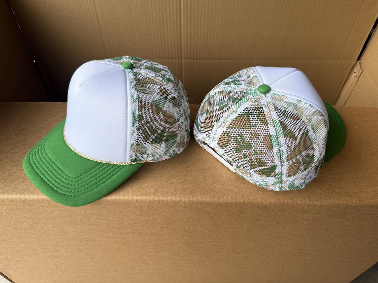Trendy Transfers - Vente Casquette de camionneur – unisexe - Casquette Trucker en Mousse aux Couleurs de l'Équipe de Football Medley30