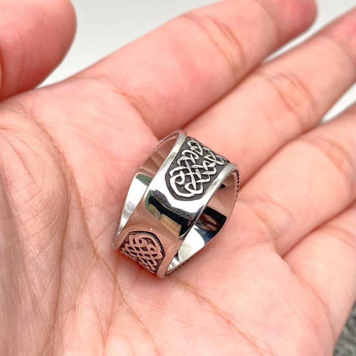 Mio Queena - Wholesale Signet Ring - Viking Celtic Knot Tree of Life Stainless Steel Ring - MJ/MR3