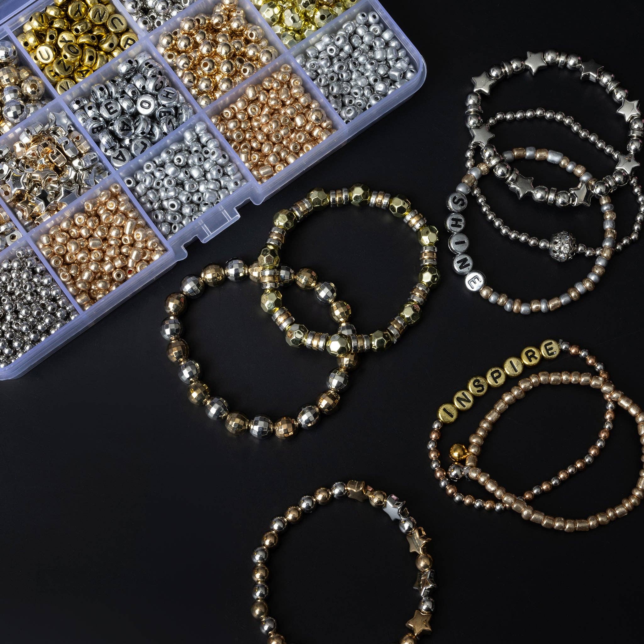Jewelry Made by Me – wholesale DIY-pysselkit – Metallisk blandning guldbokstäver DIY pärllåda1