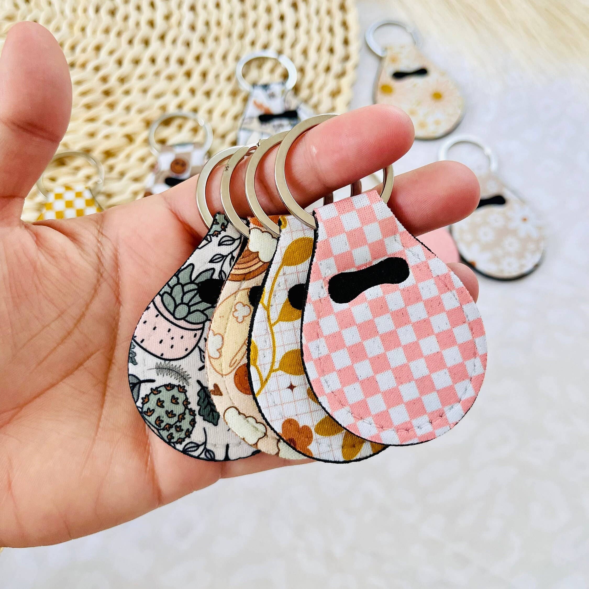 MarissaDDesigns - Wholesale Keychain - Women's - Aldi Quarter Holder / AirTag Holder – 70+ Pattern Options5