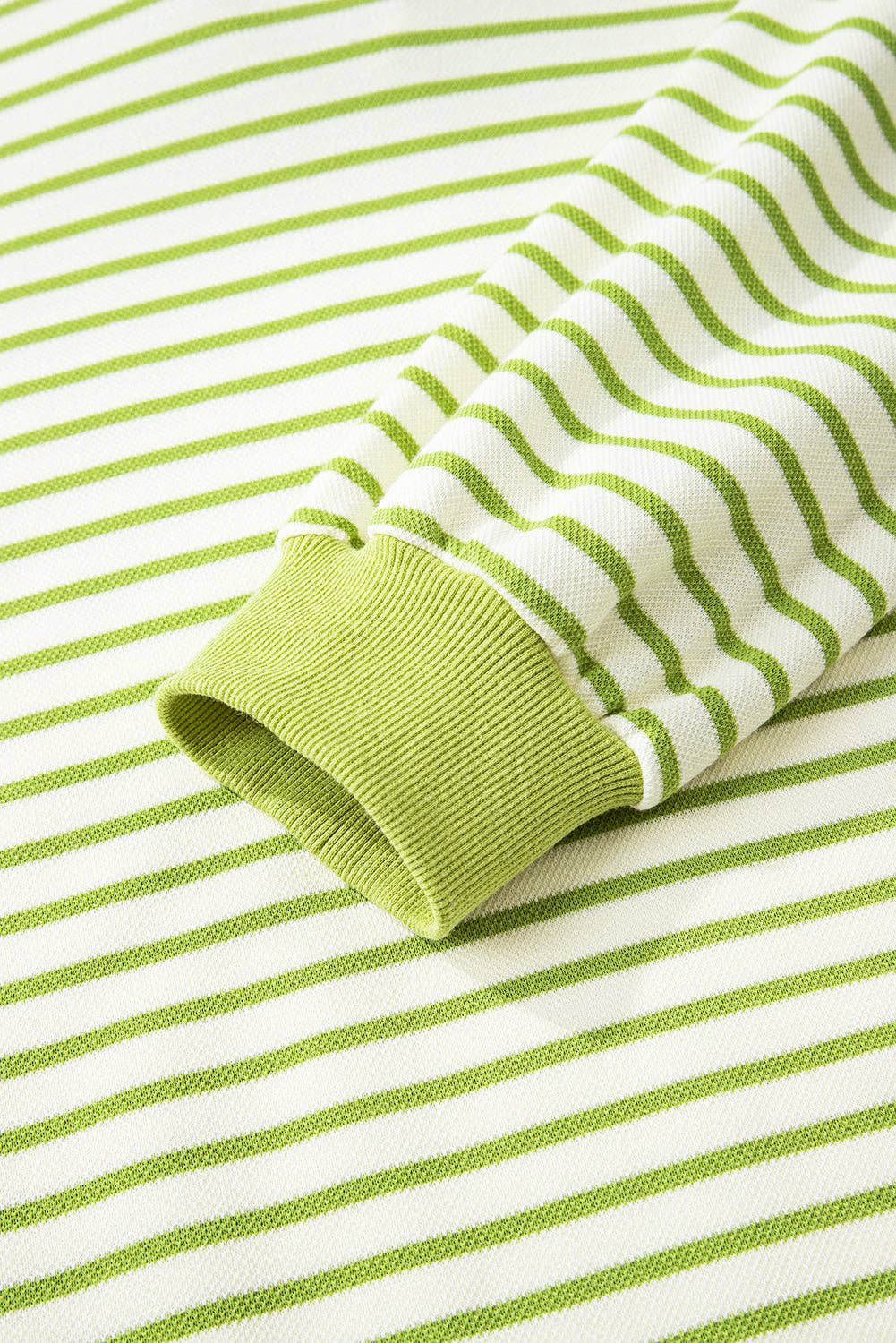 PRETTY BASH – Engroshandel Top- og nederdelsæt - Dame – Stribet V-hals Pullover med Krave og Skort Sæt11