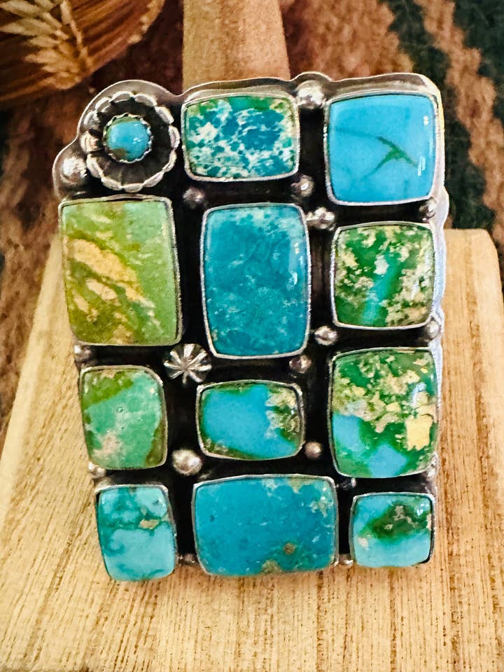 Anello regolabile a grappolo in turchese Navajo Sonoran Mountain e argento sterling per la vendita all'ingrosso da parte di Nizhonitradersllc