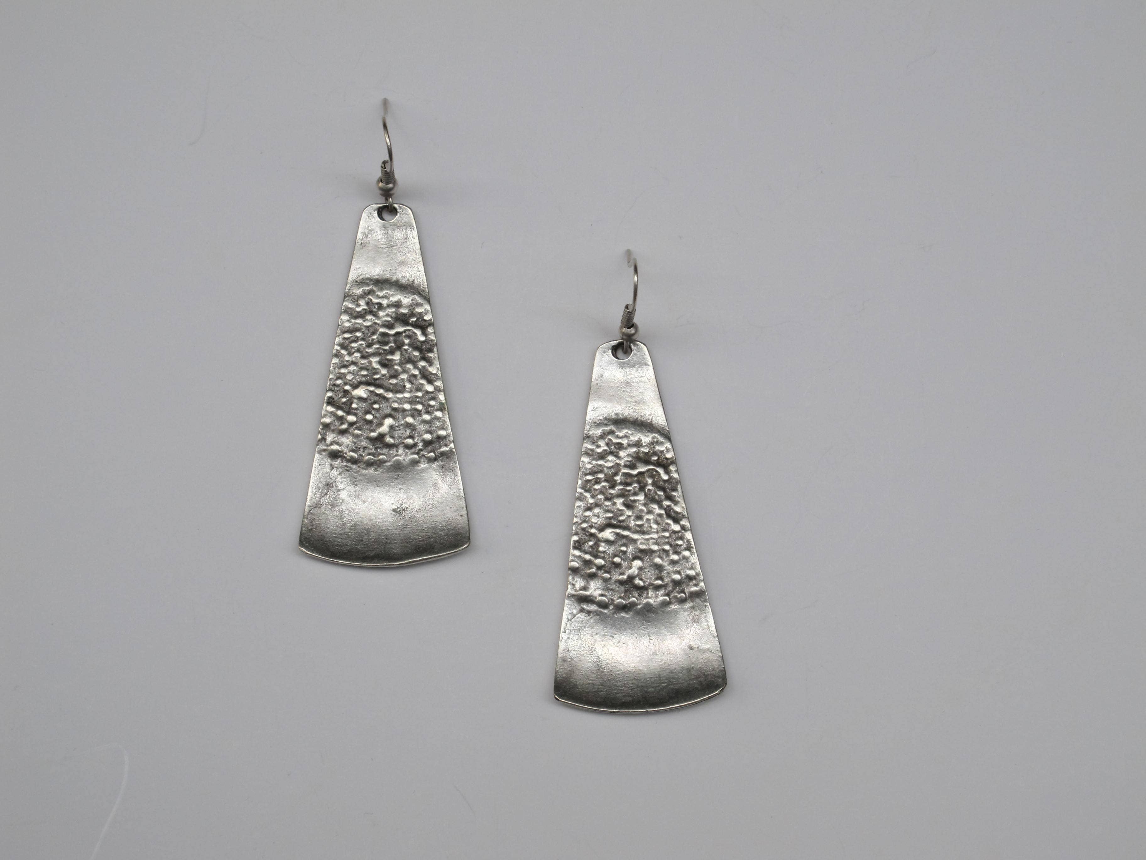 Volare – Engroshandel Hængeøreringe og creoløreringe – Hamrede kileøreringe