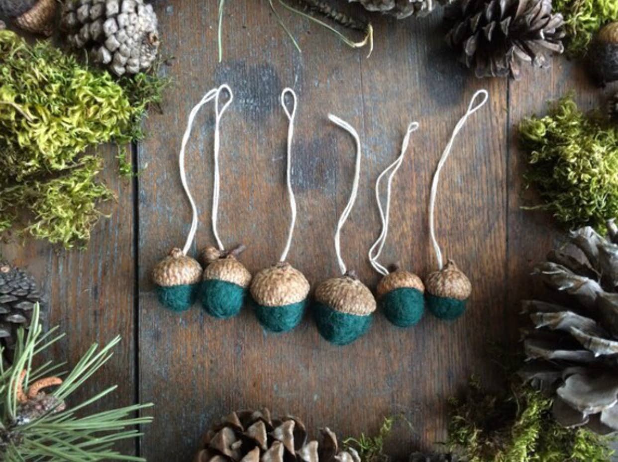 House of Moss - Vendita all'ingrosso Decorazione - Ornamento Ghianda | Mini Ornamento in Lana | 18 Colori4