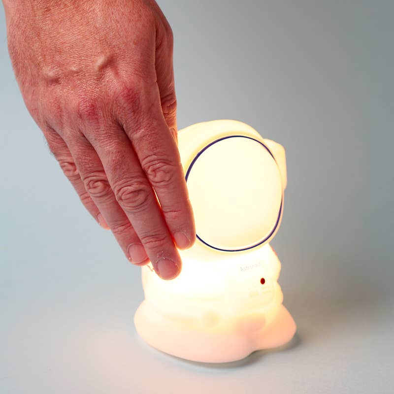 Puckator EU – Engroshandel Natlys – Rumkadetter Astronaut Farveskiftende LED Natlampe3