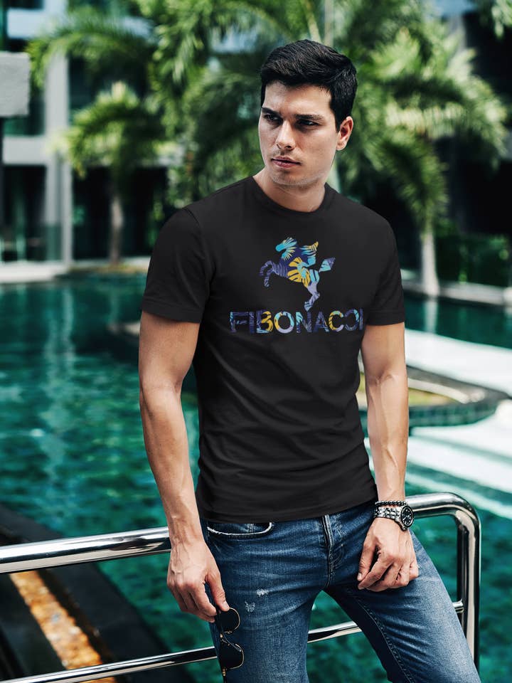 Monogram T-shirt i bomull med tropisk pastell och Pegasus för wholesale av Claudio Fibonacci