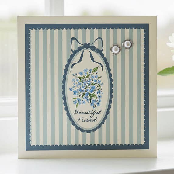 Boucles d'oreilles en argent sterling avec perles – Clous d'oreilles fleur de perle avec fermoirs papillon pour la vente par Crumble & Core